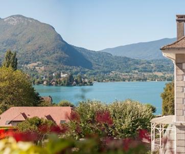 Que faire à Annecy en automne : balades, gastronomie savoyarde et fêtes locales à découvrir ! 
