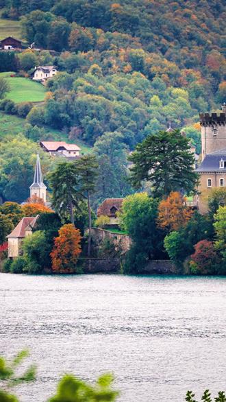 Que faire à Annecy en automne : balades, gastronomie savoyarde et fêtes locales à découvrir ! 
