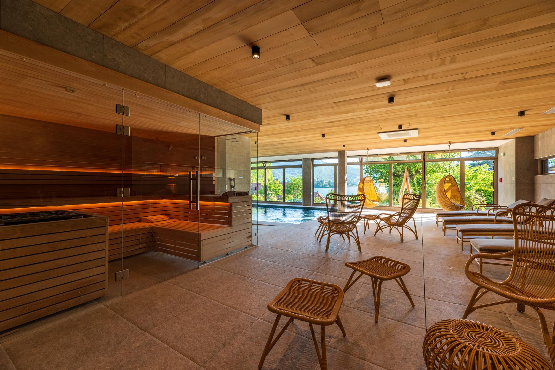 Wellness weekend in Annecy : Why choose a hotel with a spa by the lake ?